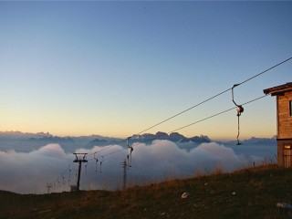 Luxury Sports Car - Premium Model 8411\